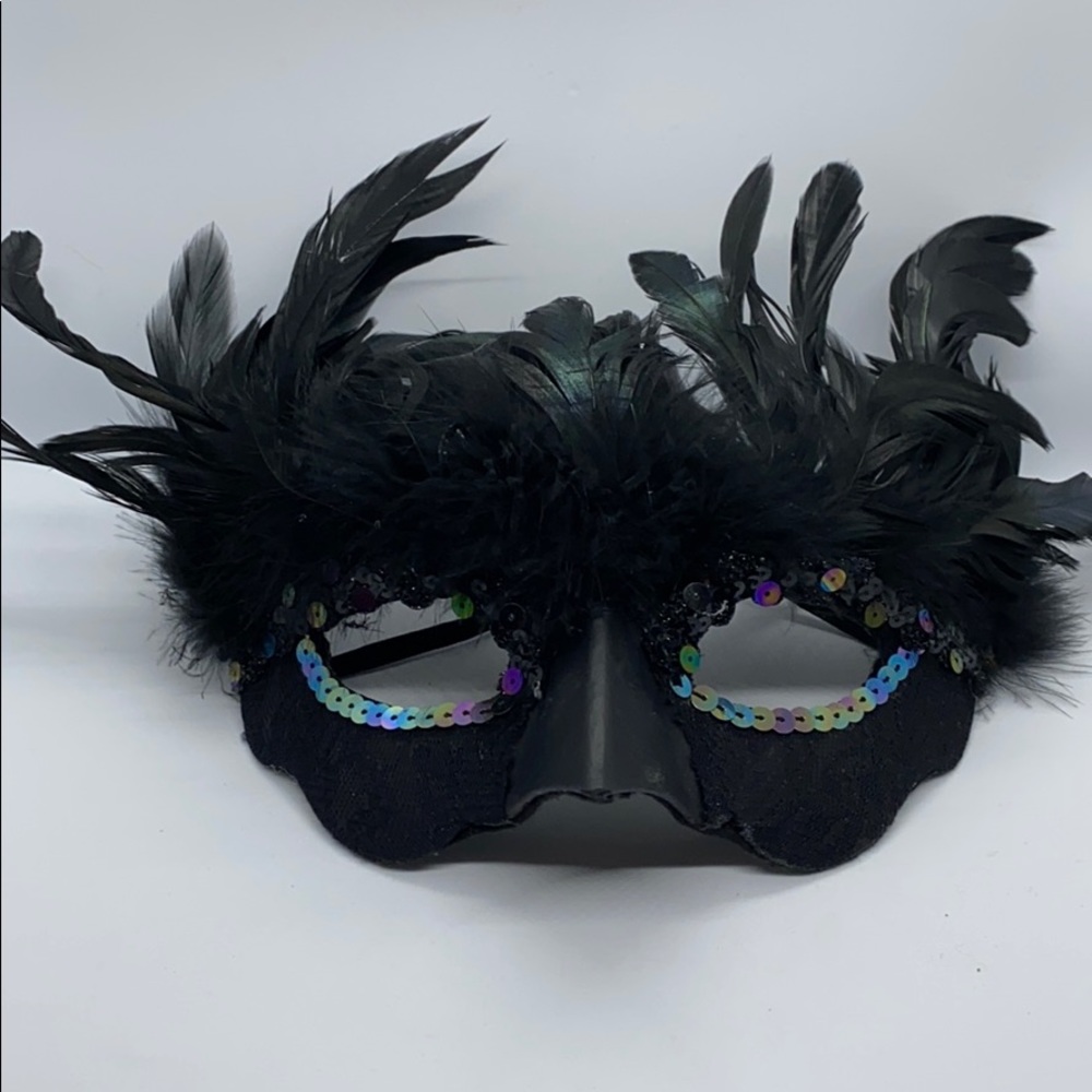 Masquerade Feather Eye Mask
